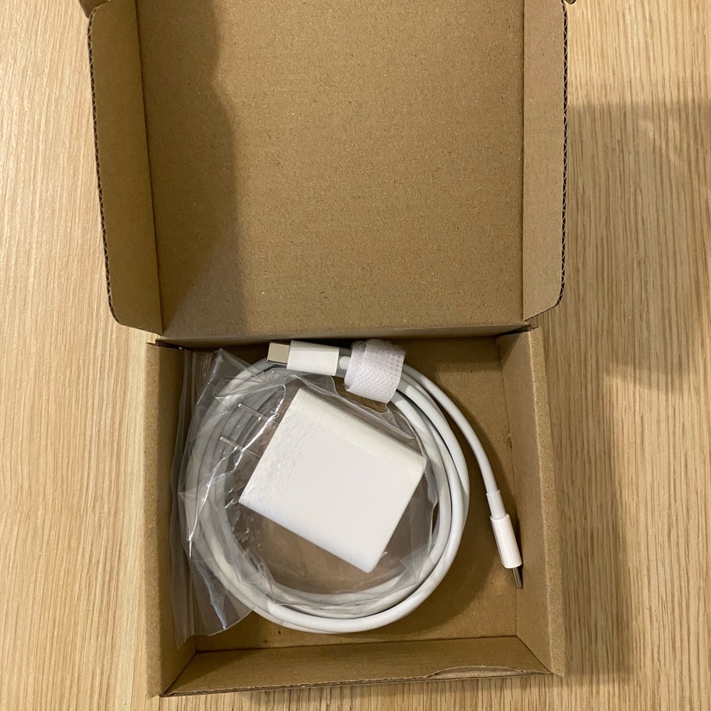 White Charging Cable and Adapter - C 
IPhone 15+ fast charging
